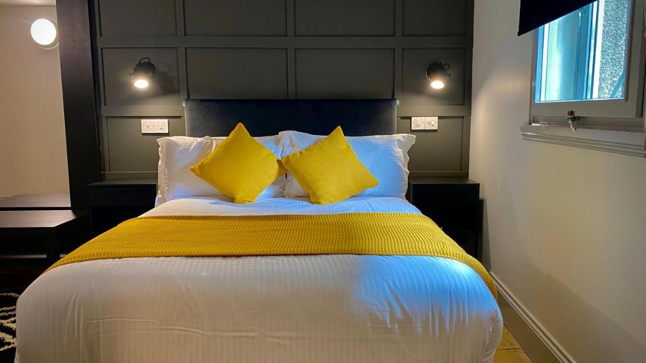 Siberia Bar & Hotel Aberdeen Dış mekan fotoğraf