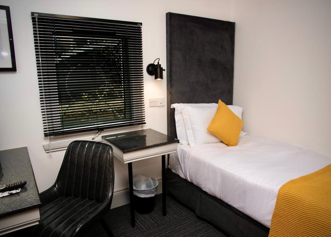 Siberia Bar & Hotel Aberdeen Dış mekan fotoğraf