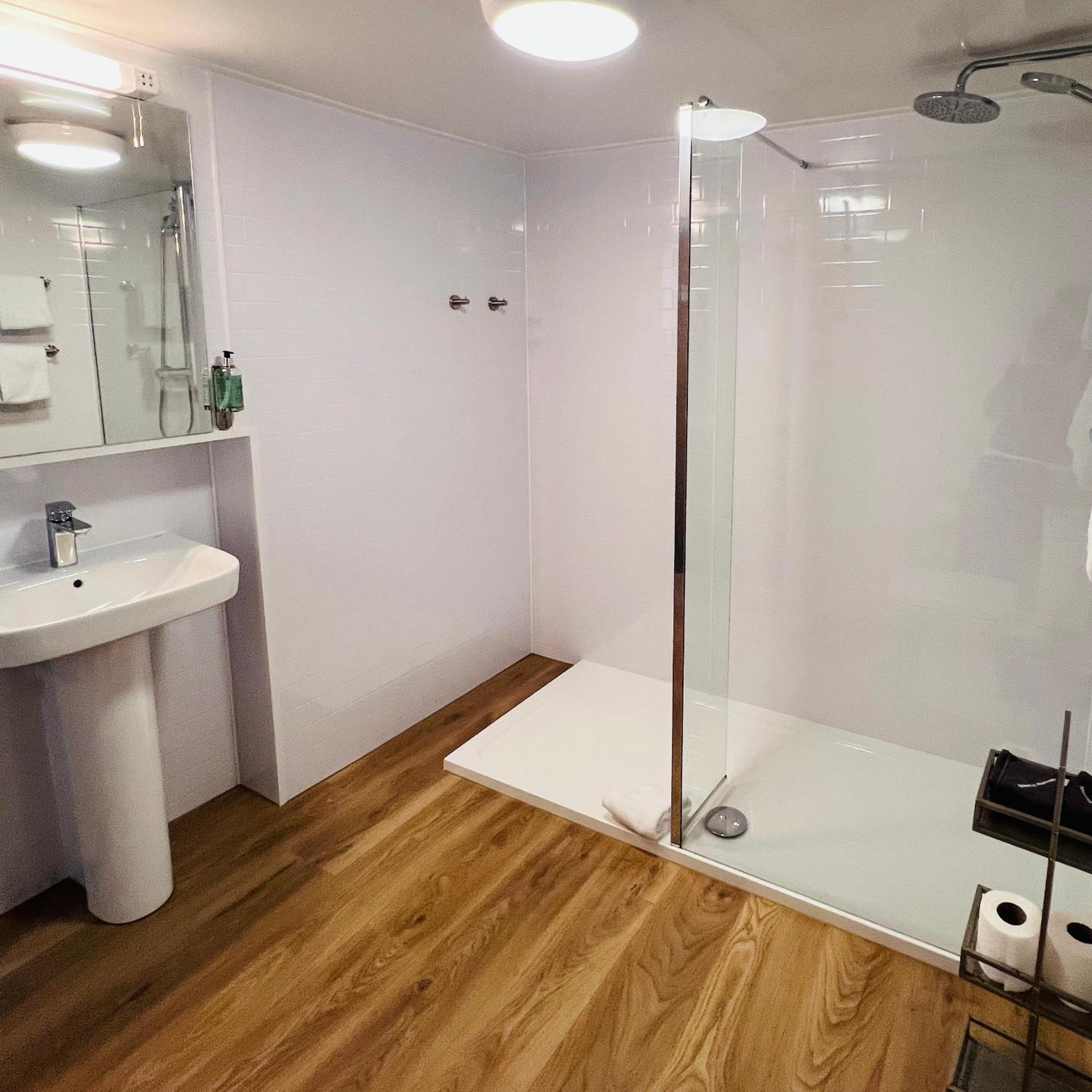 Siberia Bar & Hotel Aberdeen Dış mekan fotoğraf