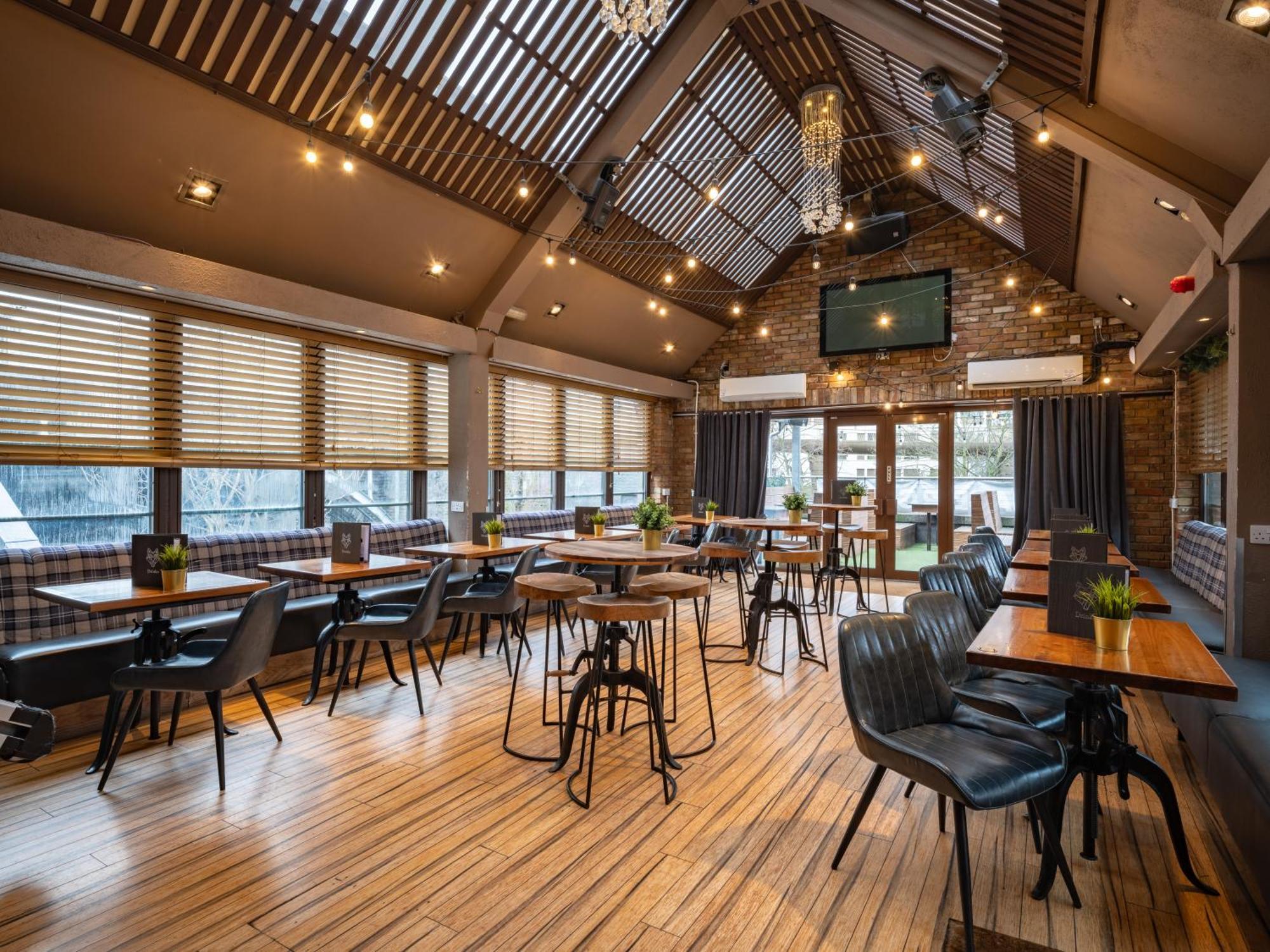 Siberia Bar & Hotel Aberdeen Dış mekan fotoğraf