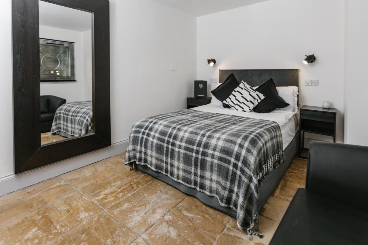 Siberia Bar & Hotel Aberdeen Dış mekan fotoğraf